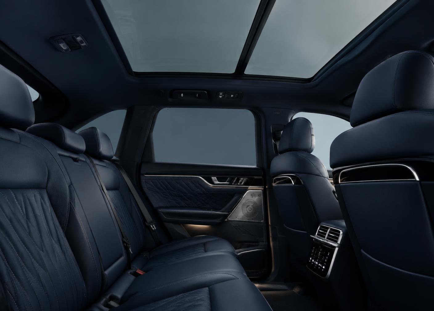 Luxury vehicle glass roof fitted with switchable automotive smart film